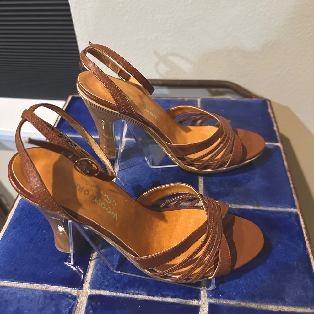 Woodworks by Thom McAn / Brown Leather &  Wood 4 " High Heel Platform Sandals - Picture 6 of 13